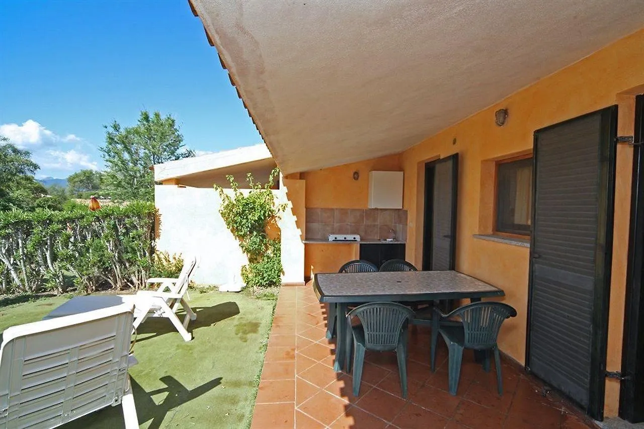 Residence Baia Salinedda Capo Coda Cavallo 3*,  Italia