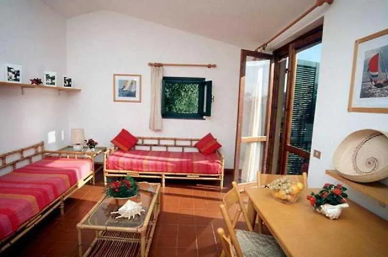 Residence Baia Salinedda Capo Coda Cavallo 3*,  Italia